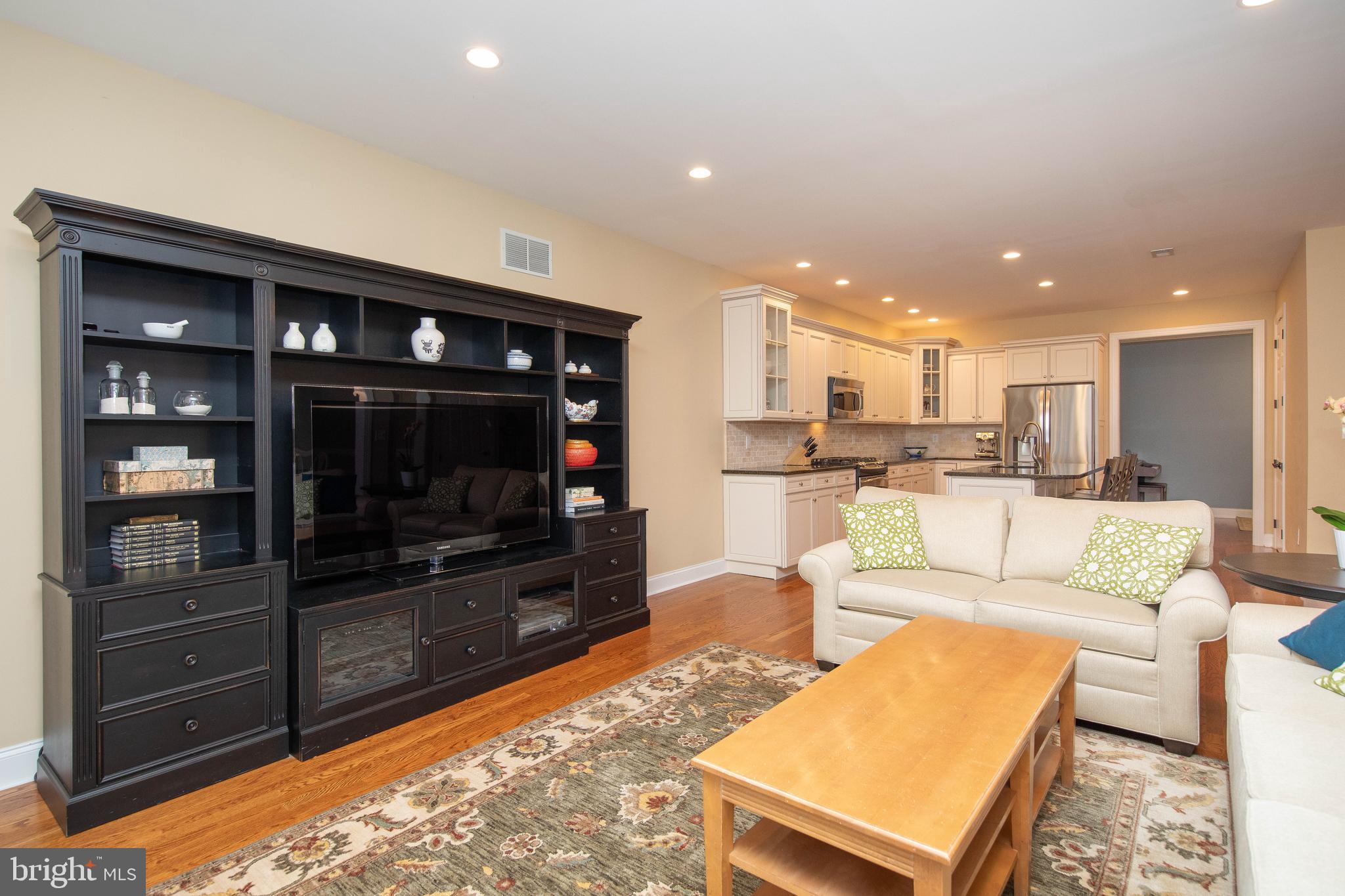 104 Carriage Ct