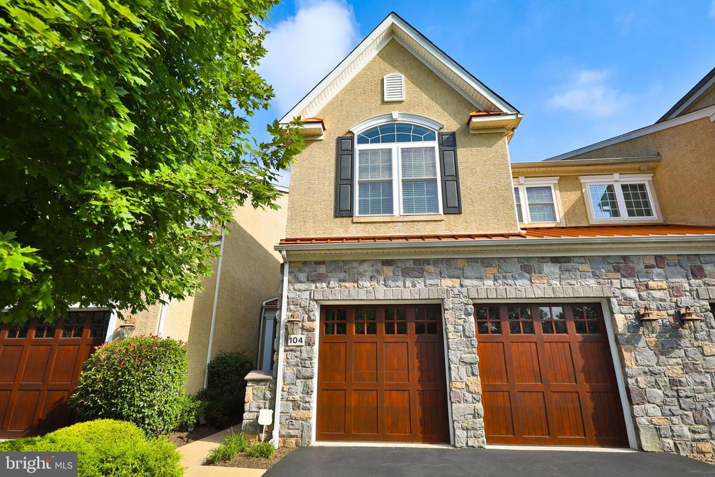 104 Carriage Ct
