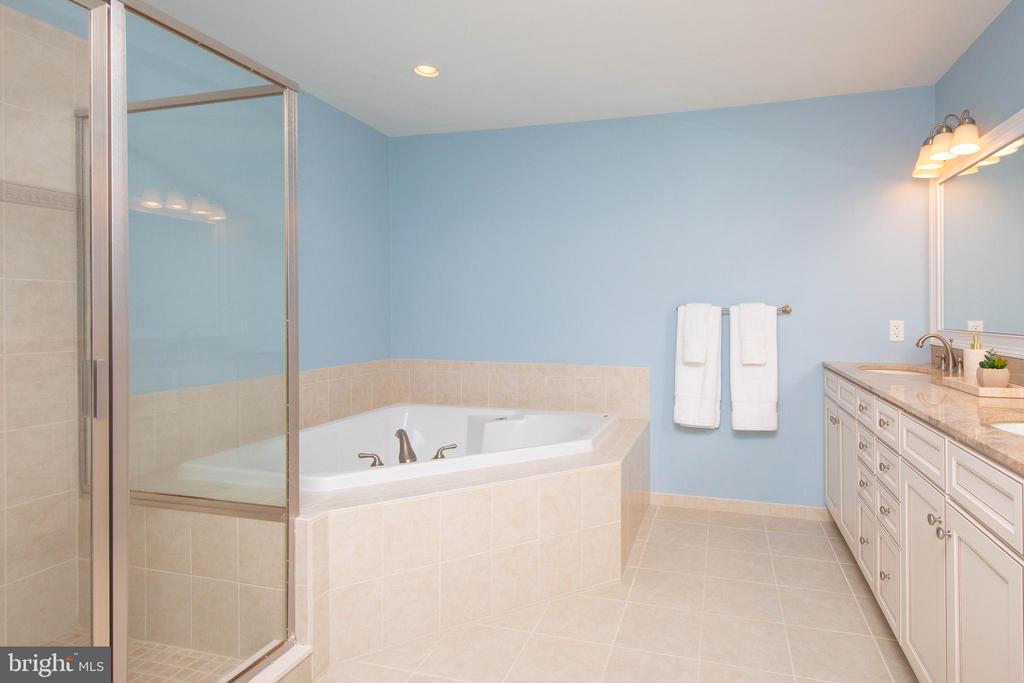 104 Carriage Ct