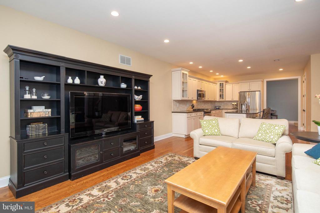 104 Carriage Ct