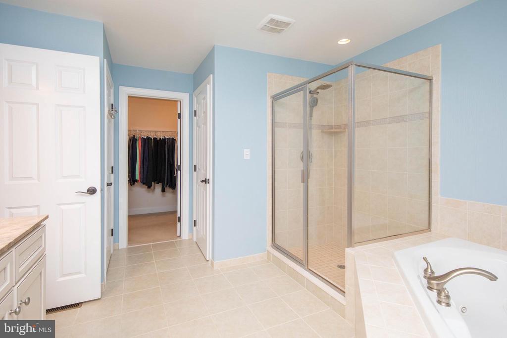 104 Carriage Ct