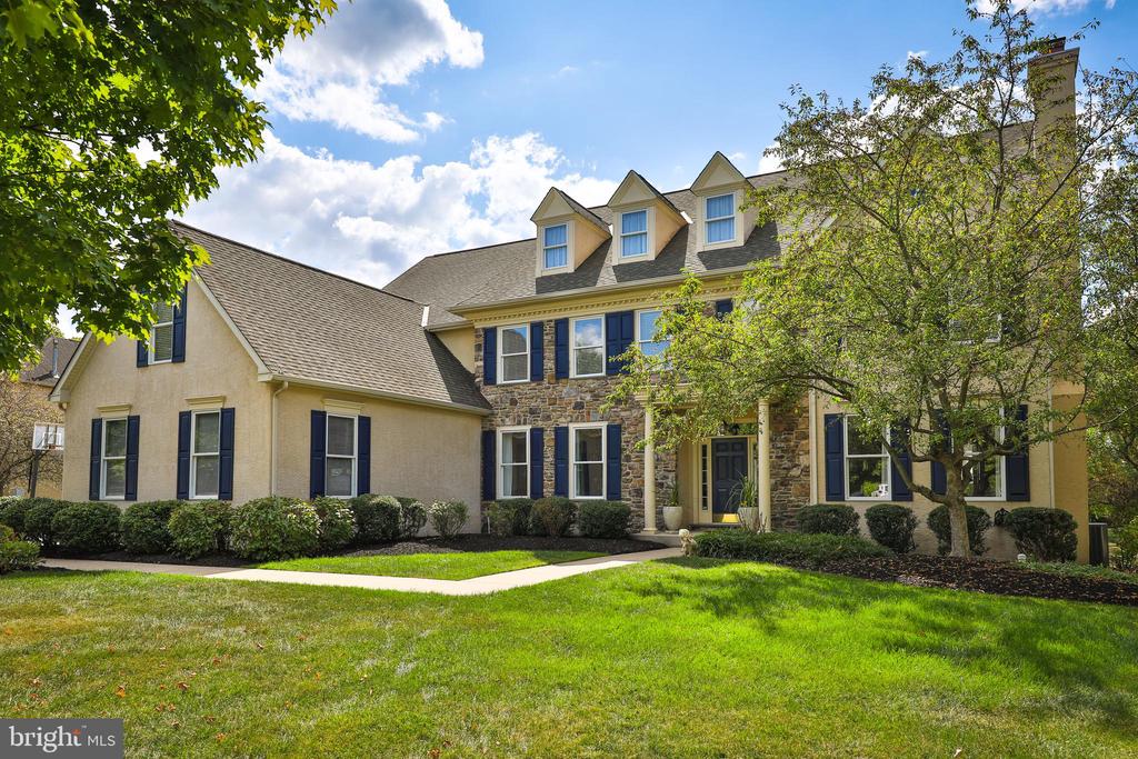 825 Stone House