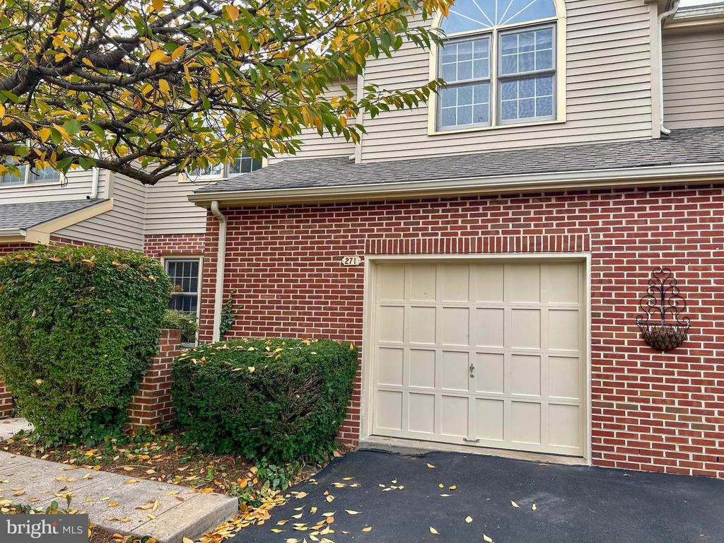 271 Almwich Pl