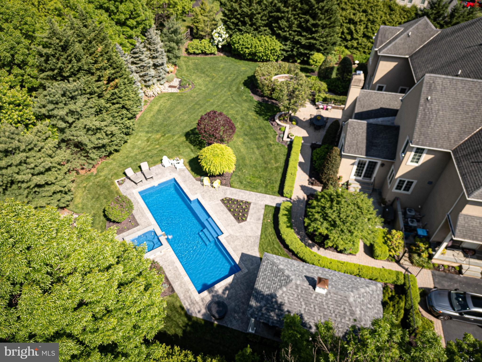 1733 School House Ln