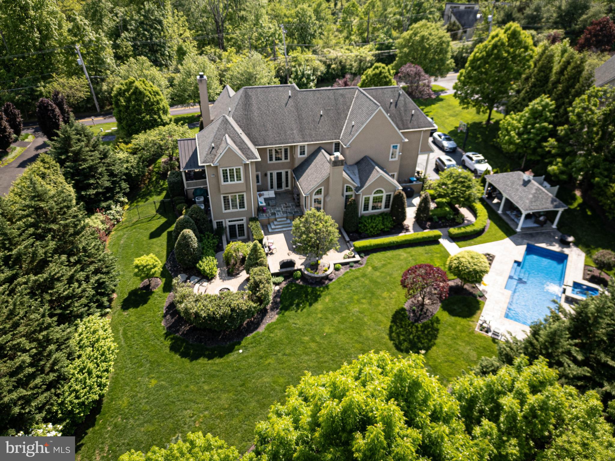 1733 School House Ln