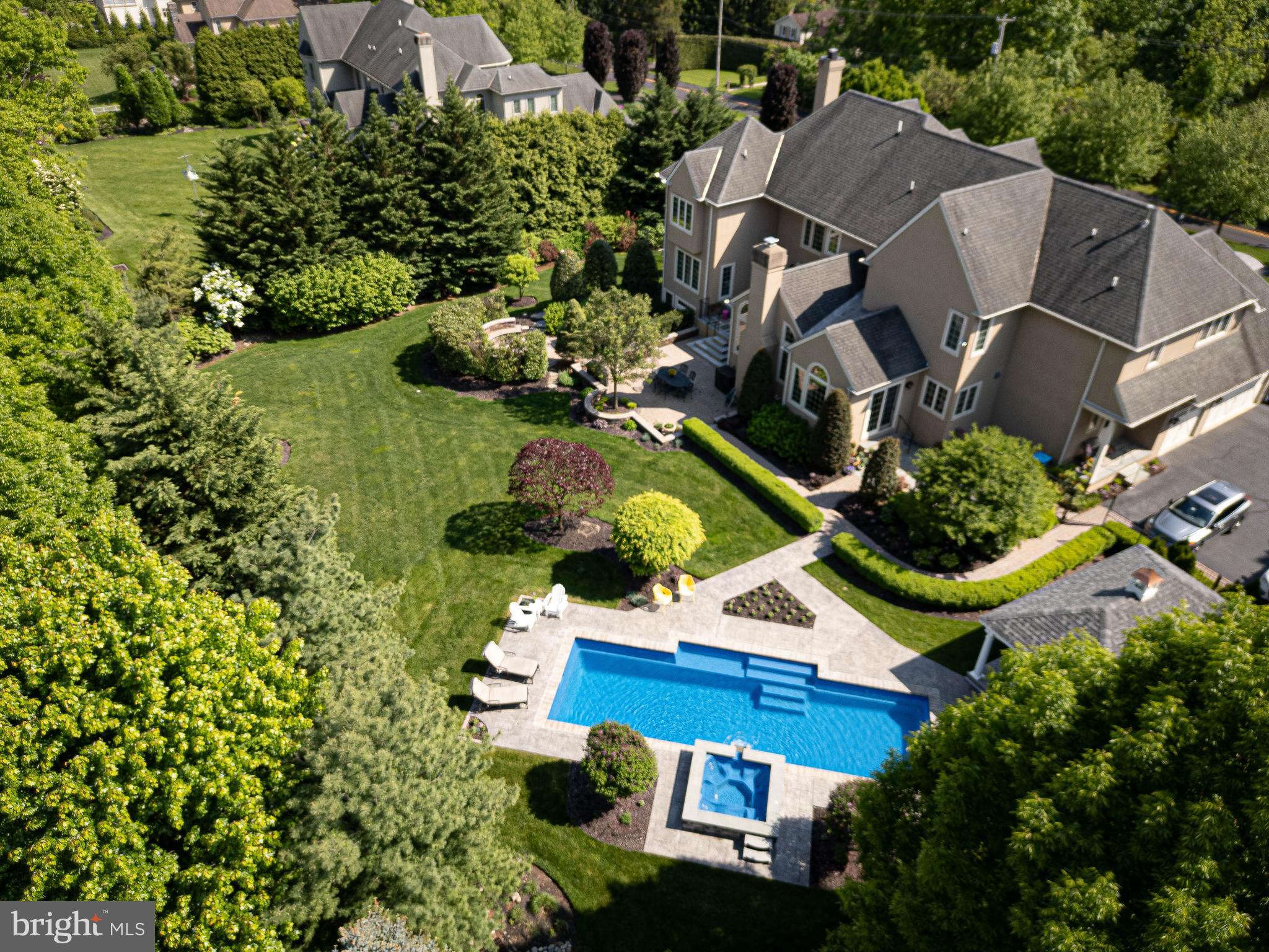 1733 School House Ln