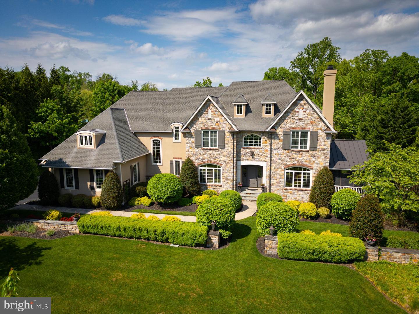 1733 School House Ln