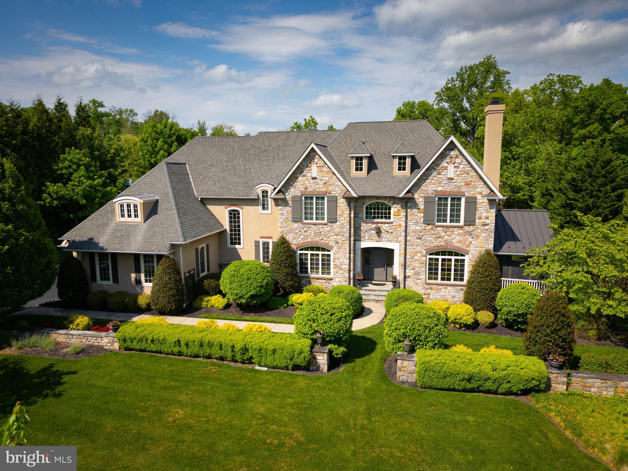 1733 School House Ln