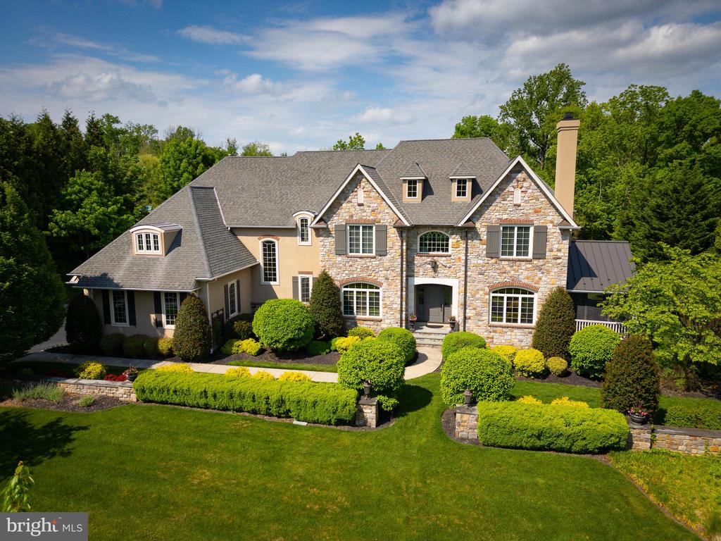 1733 School House Ln