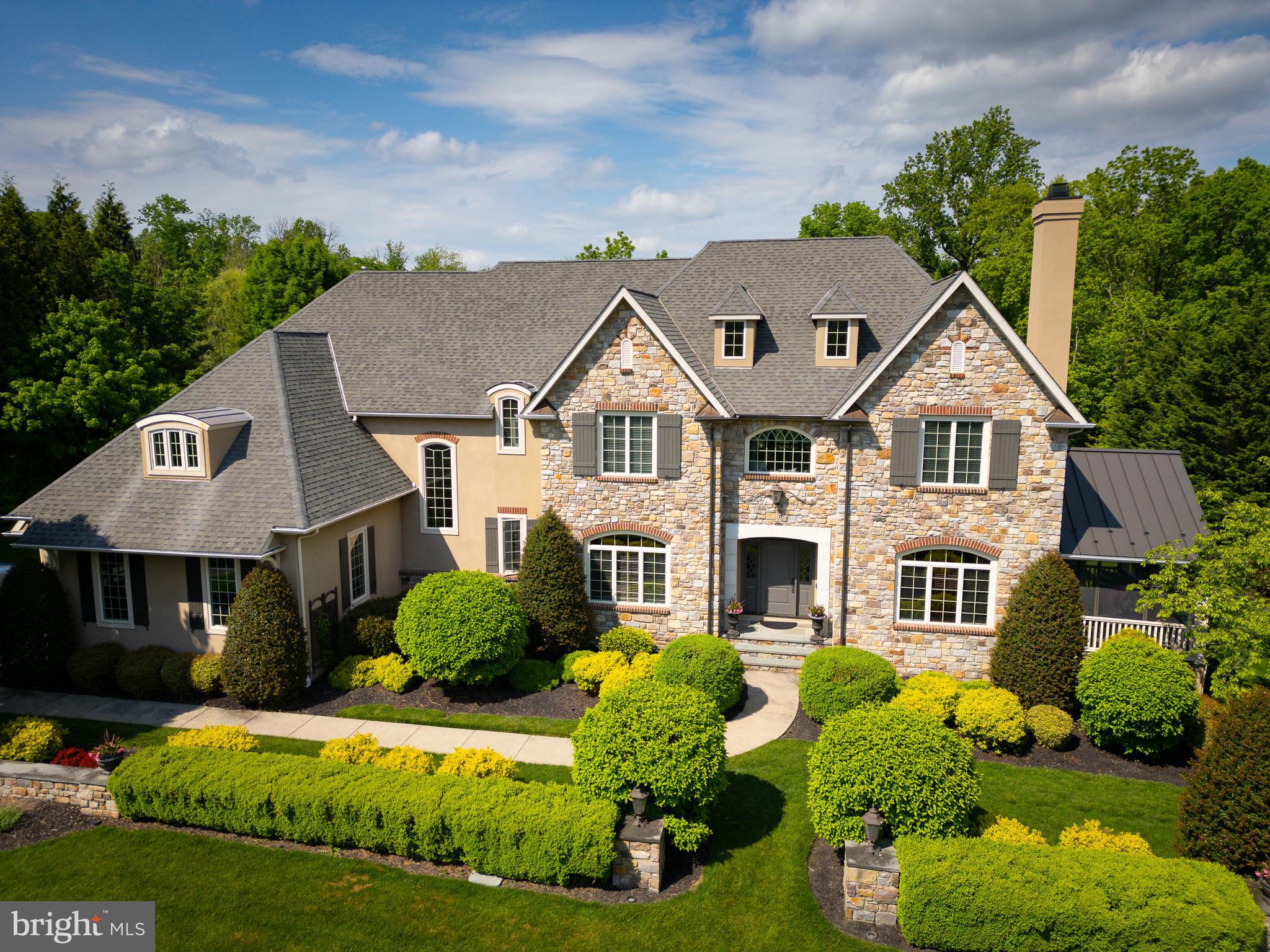 1733 School House Ln