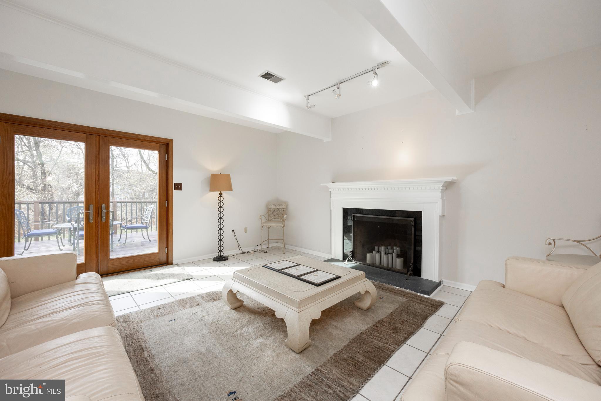 1334 Cernan Ln