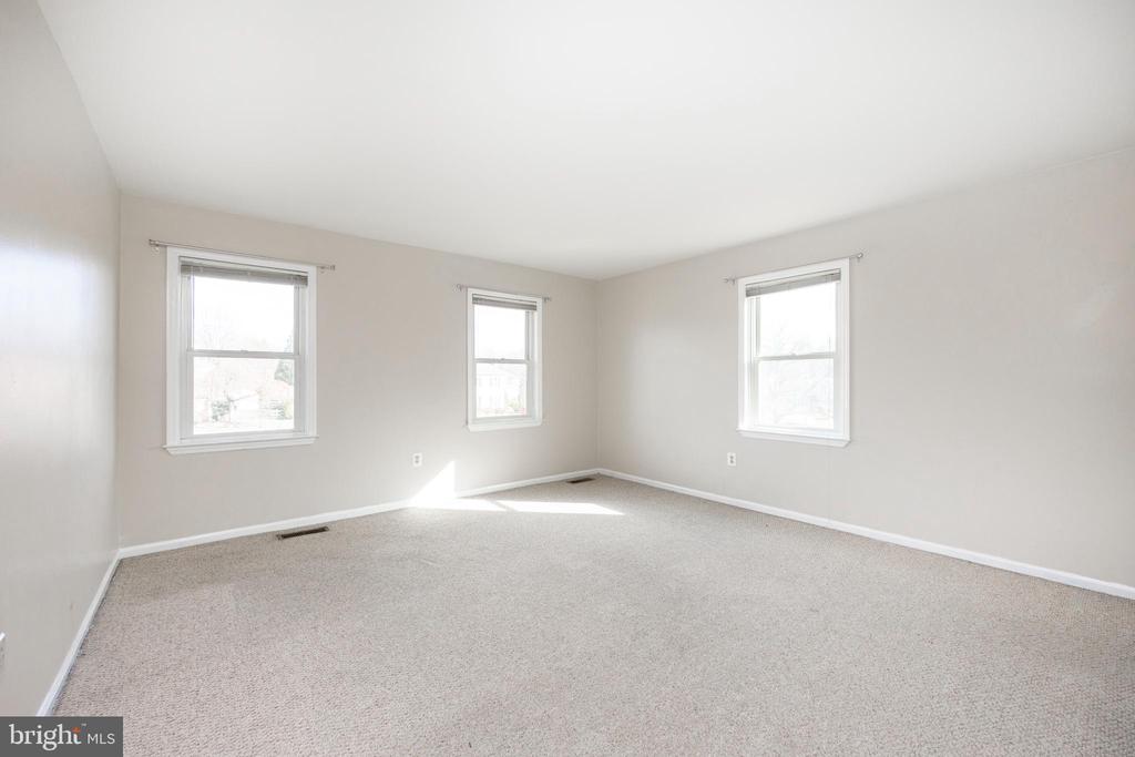1334 Cernan Ln