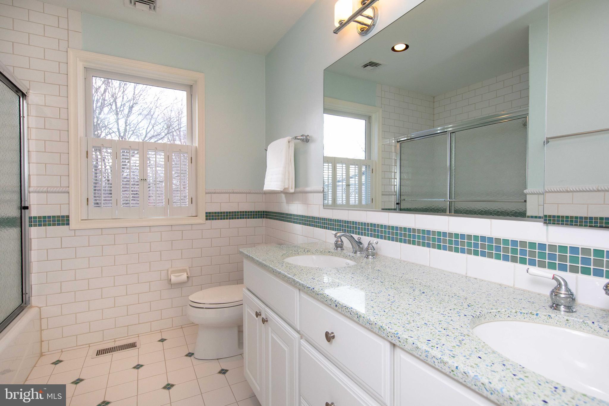 1318 E Meetinghouse Rd