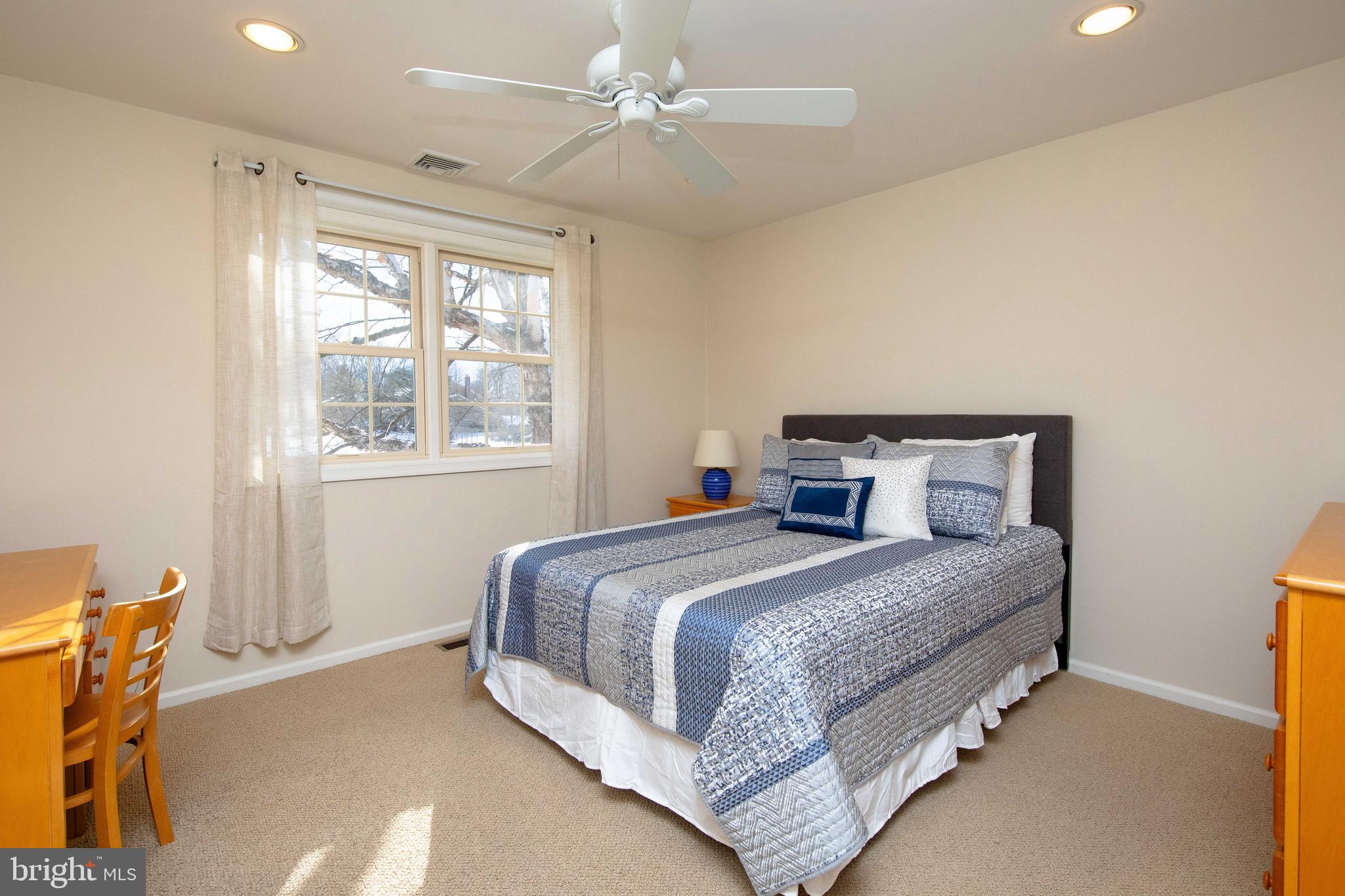 1318 E Meetinghouse Rd