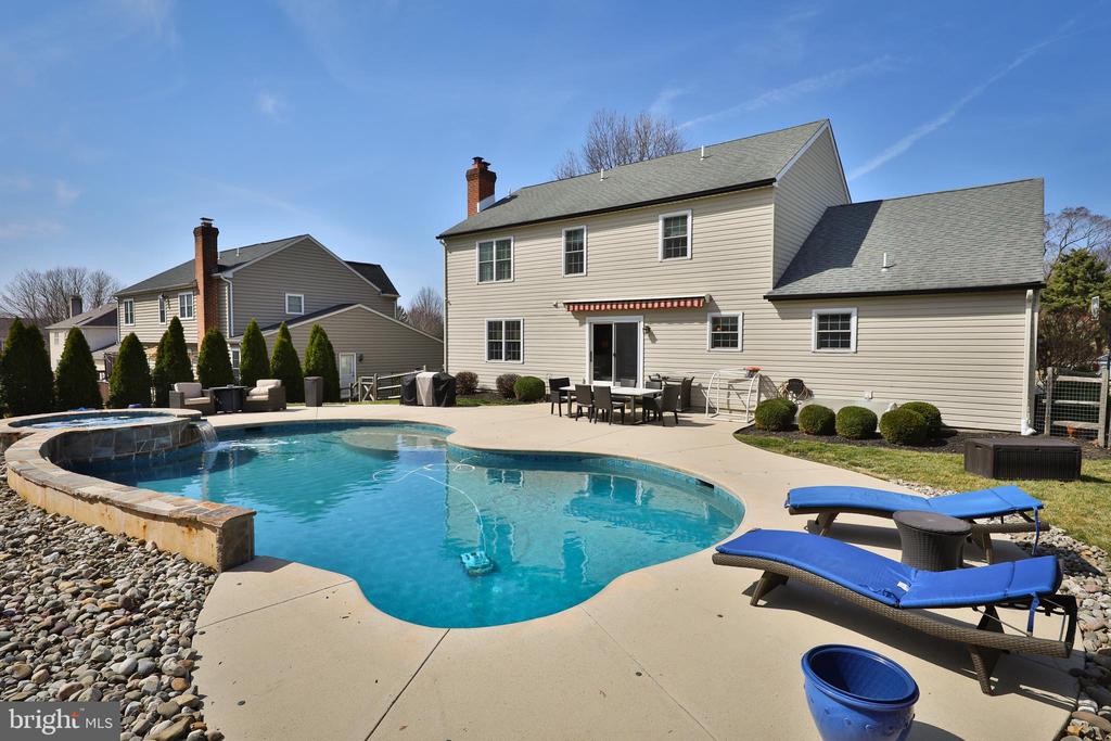 205 Scarlet Dr
