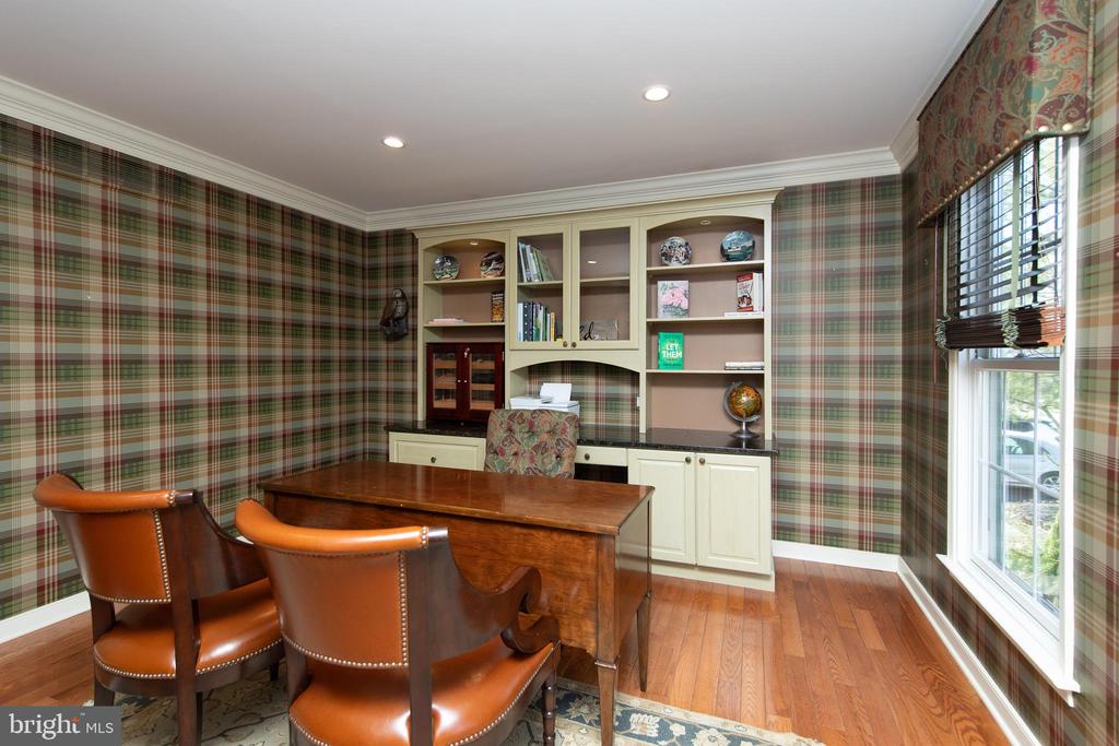 205 Scarlet Dr