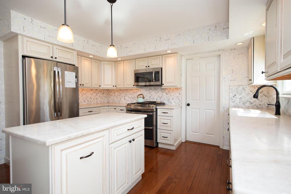 205 Scarlet Dr