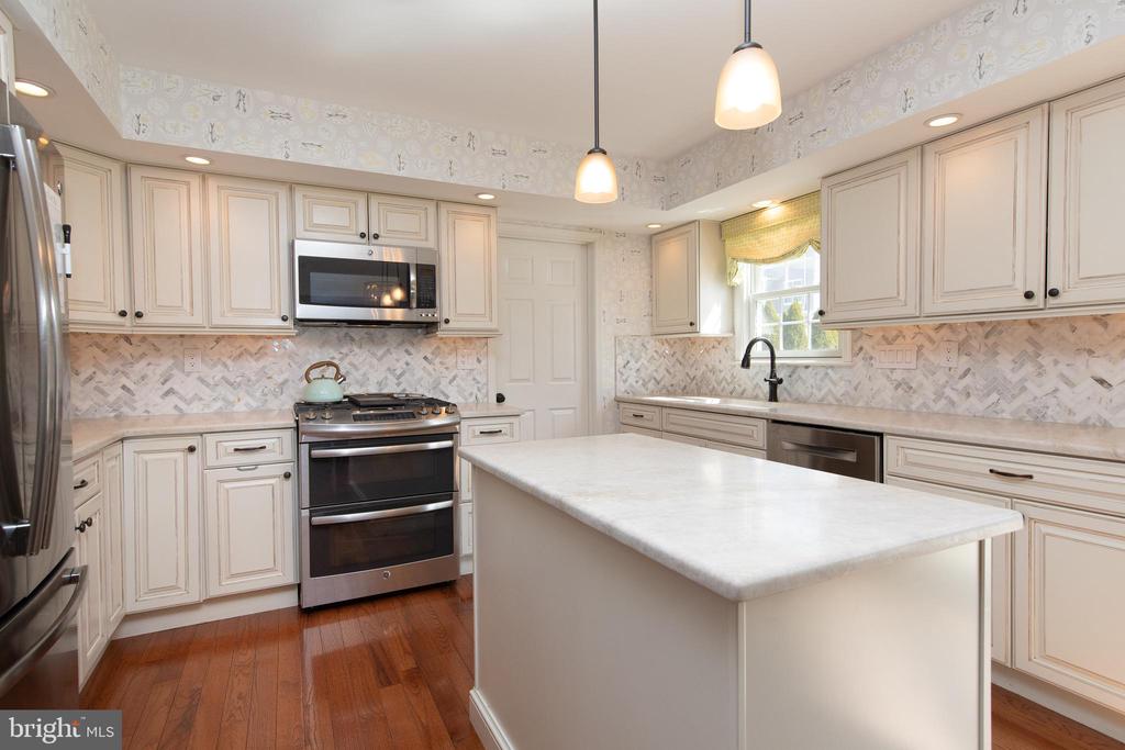 205 Scarlet Dr