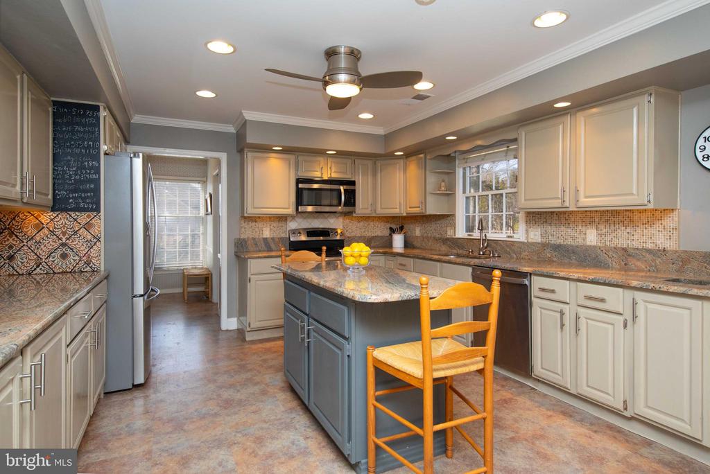 924 Sturgis Ln