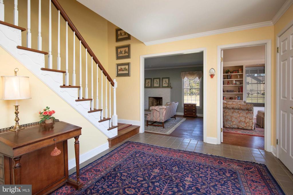 924 Sturgis Ln