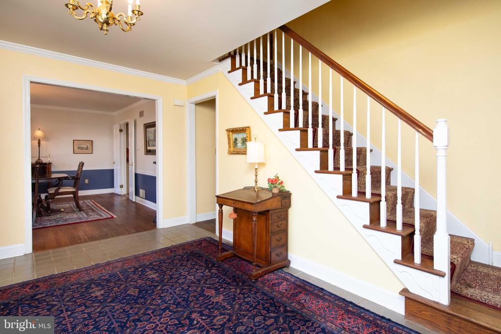 924 Sturgis Ln