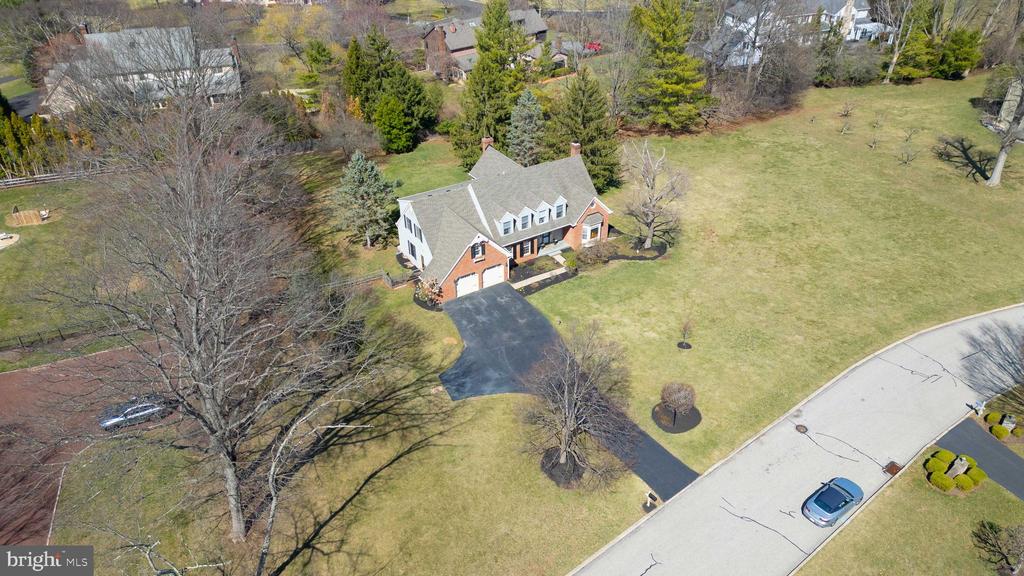 924 Sturgis Ln
