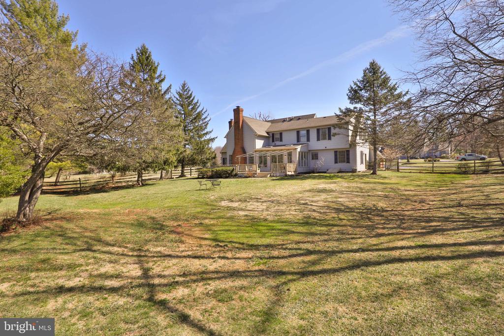 924 Sturgis Ln