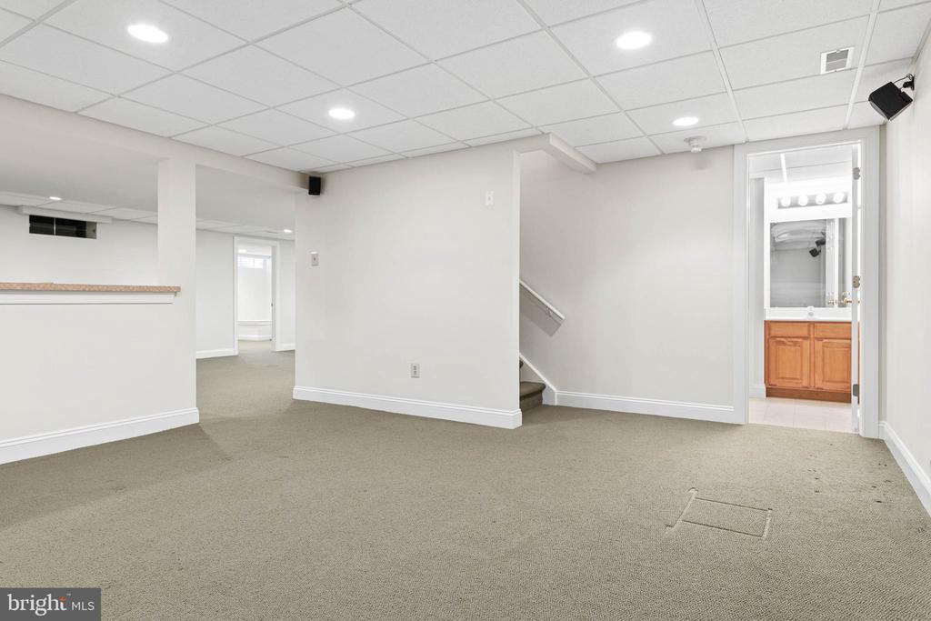 30 Foxfield Ct