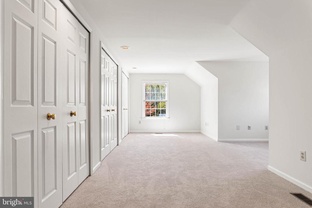 30 Foxfield Ct