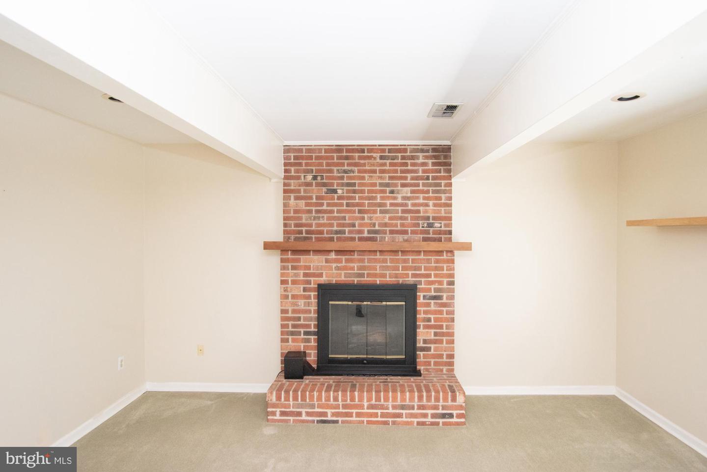 623 Gage Ln