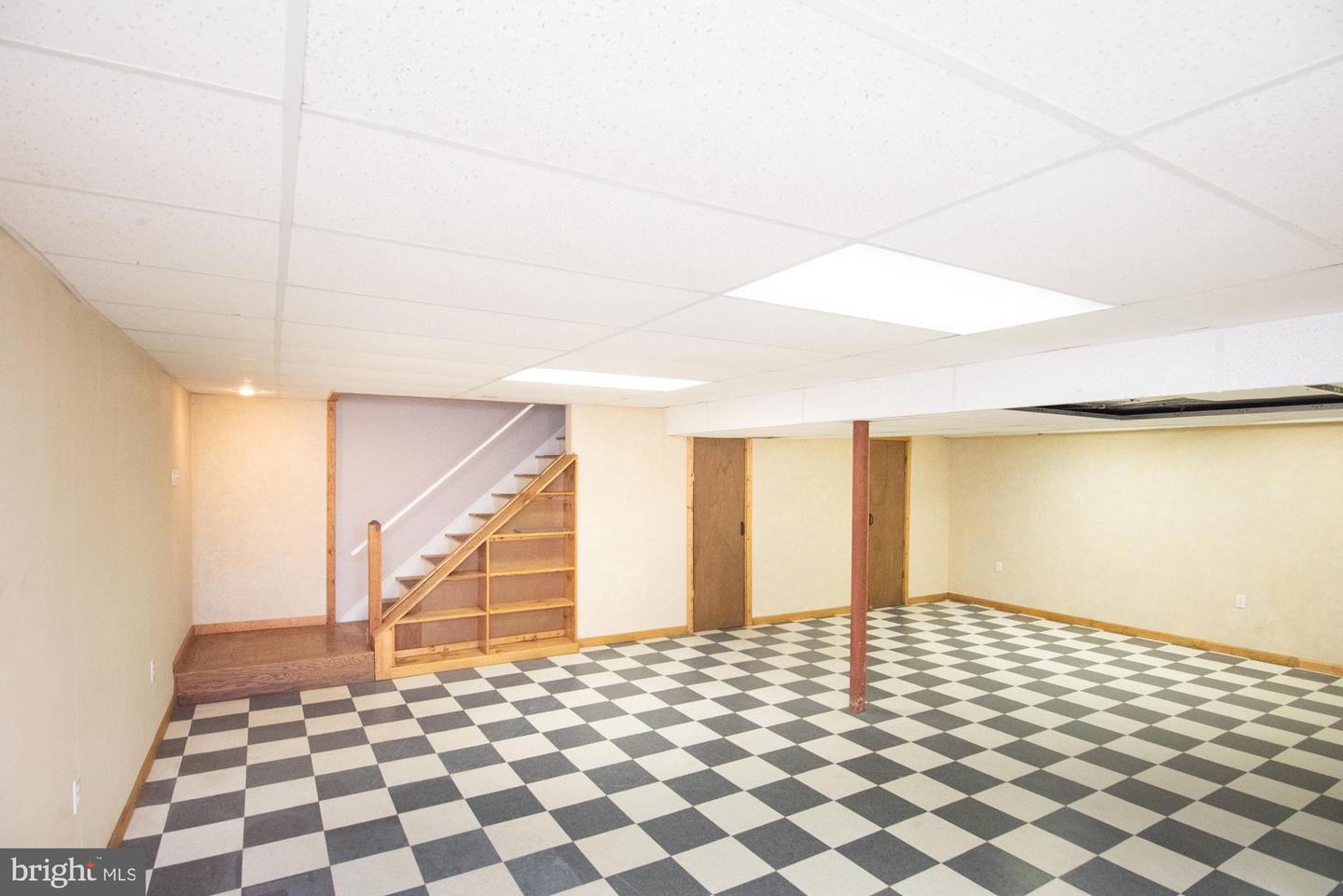 623 Gage Ln