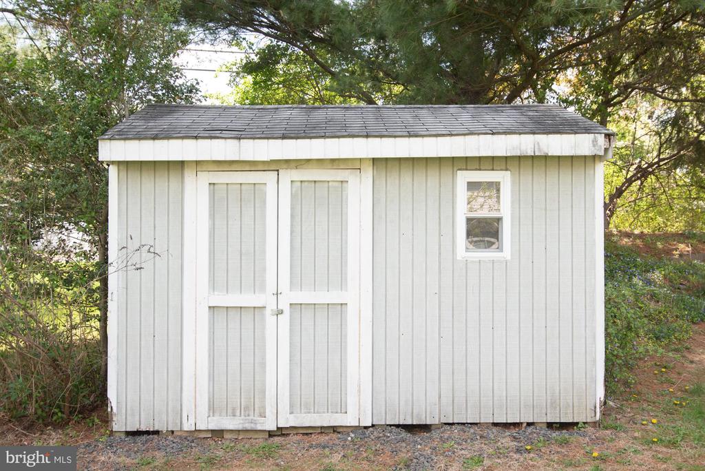 623 Gage Ln