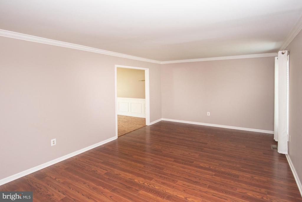 623 Gage Ln