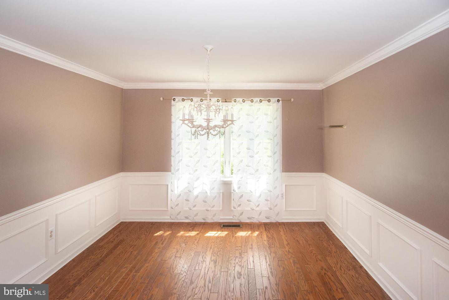 623 Gage Ln