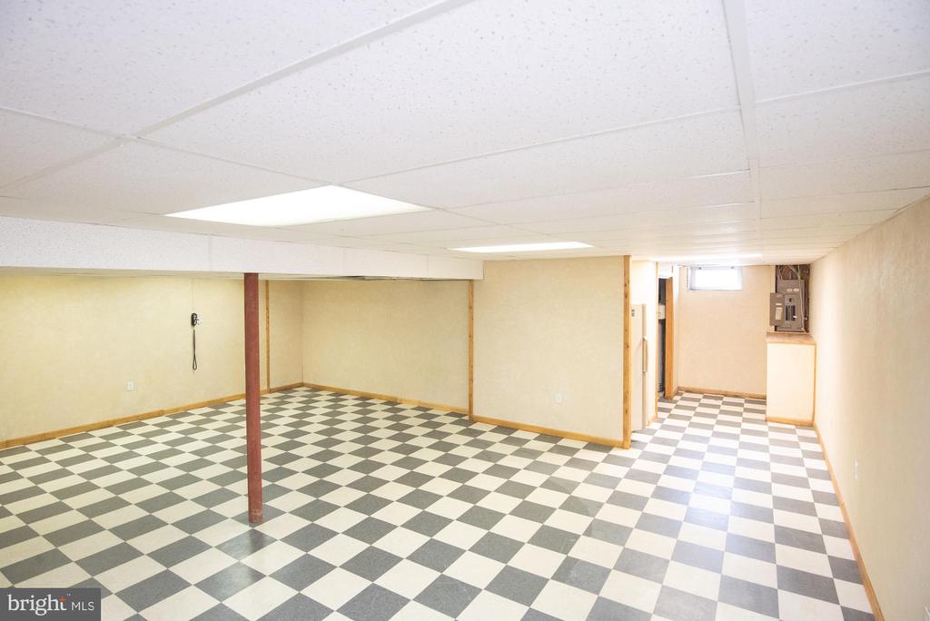 623 Gage Ln