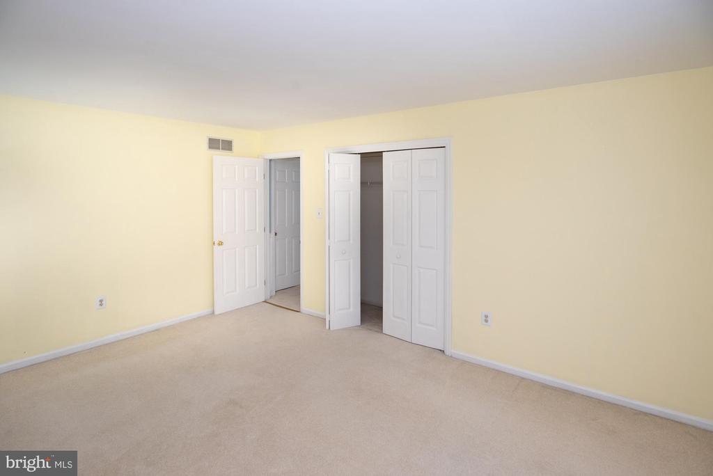 623 Gage Ln