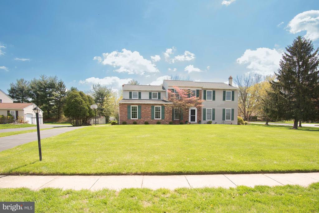 623 Gage Ln