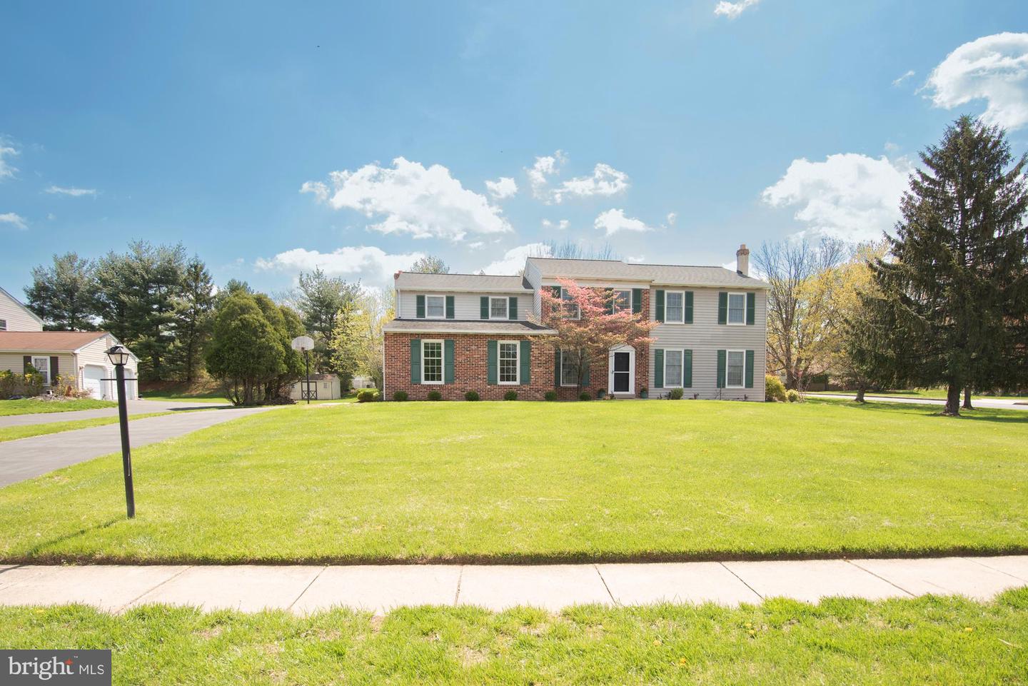 623 Gage Ln