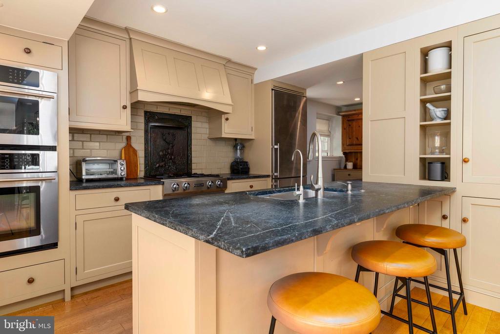 554 Twickenham Rd