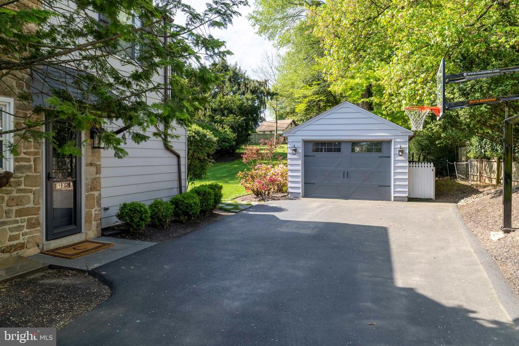 554 Twickenham Rd