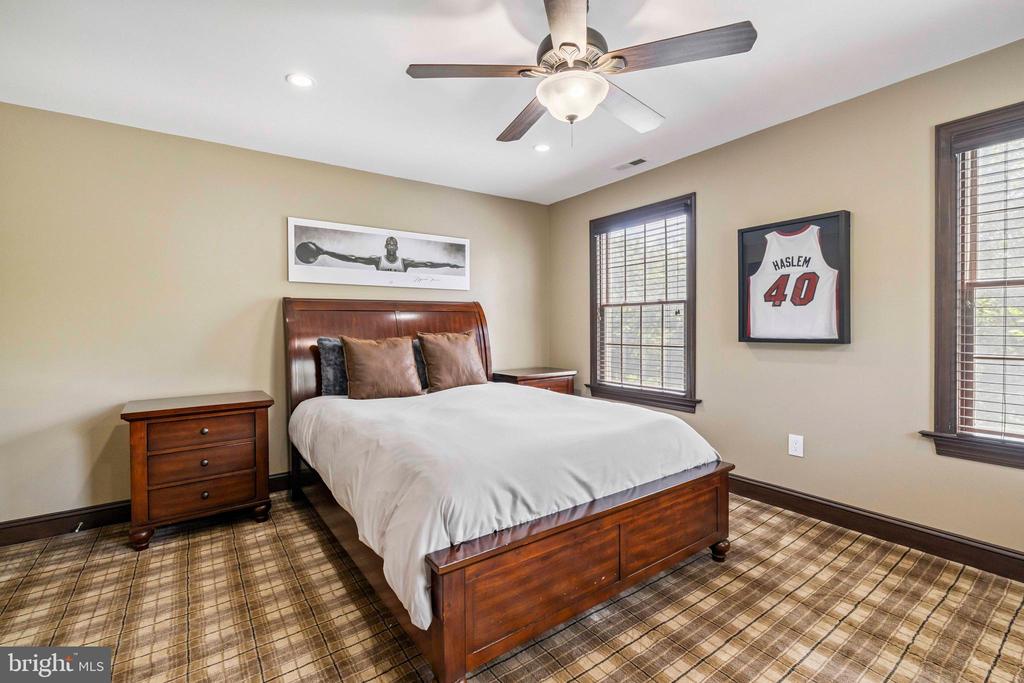 829 Foxfield