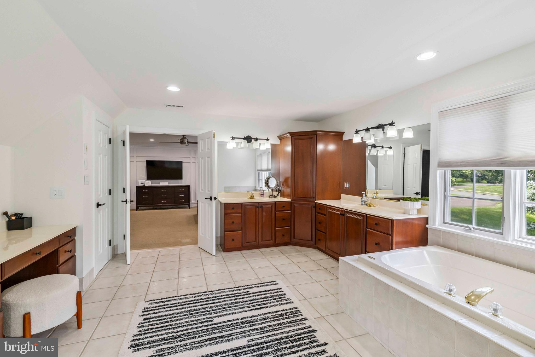 829 Foxfield