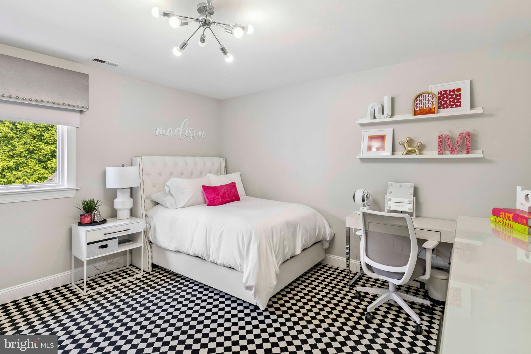 829 Foxfield