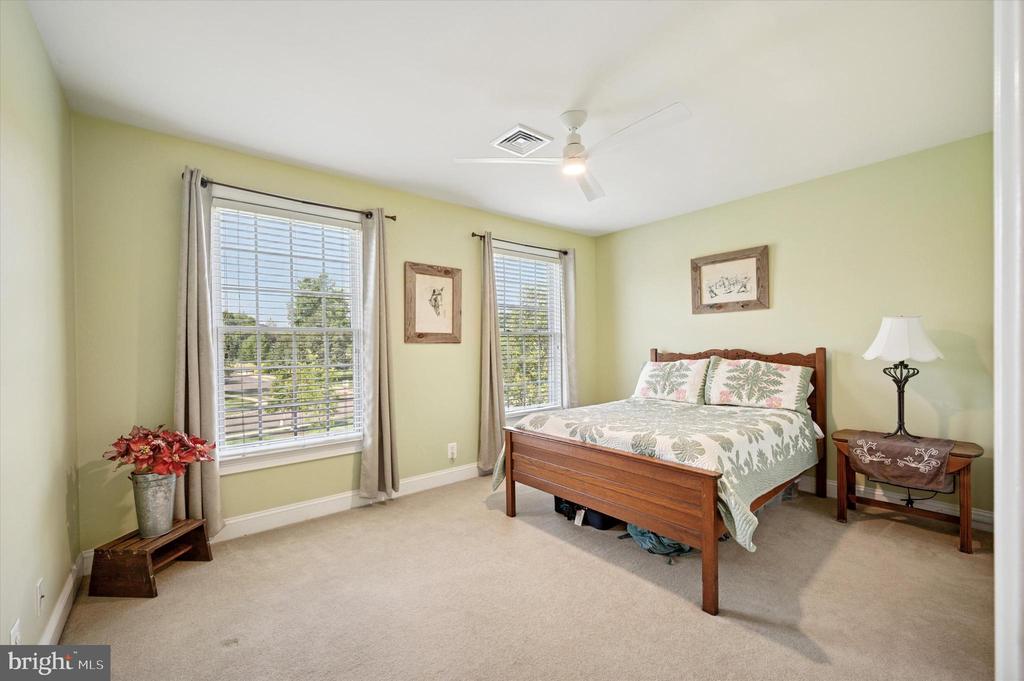 1161 WEDGE WAY