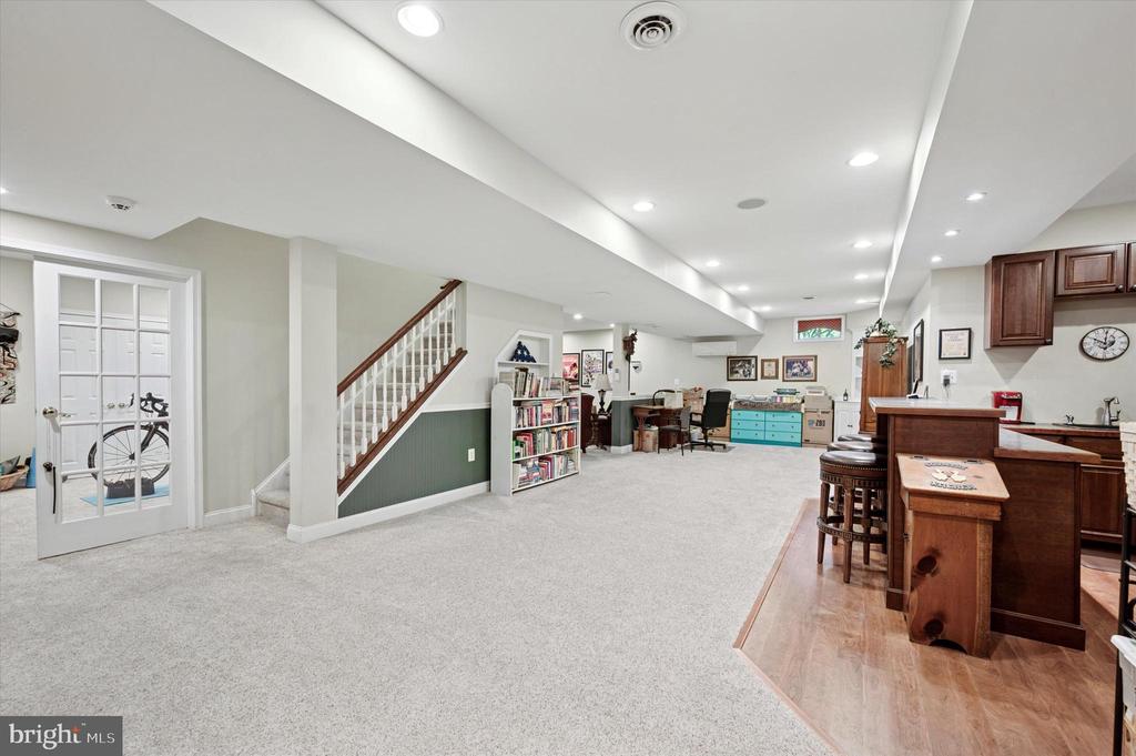 1161 WEDGE WAY