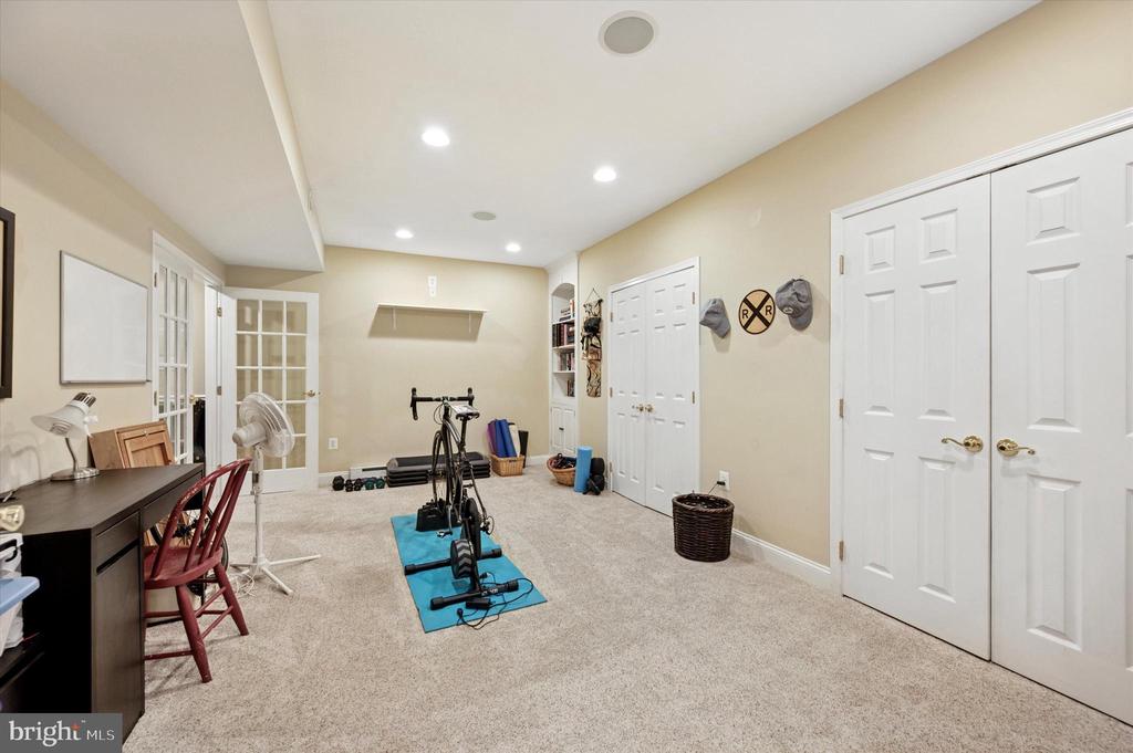 1161 WEDGE WAY