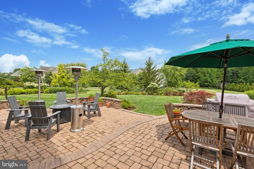 1161 WEDGE WAY