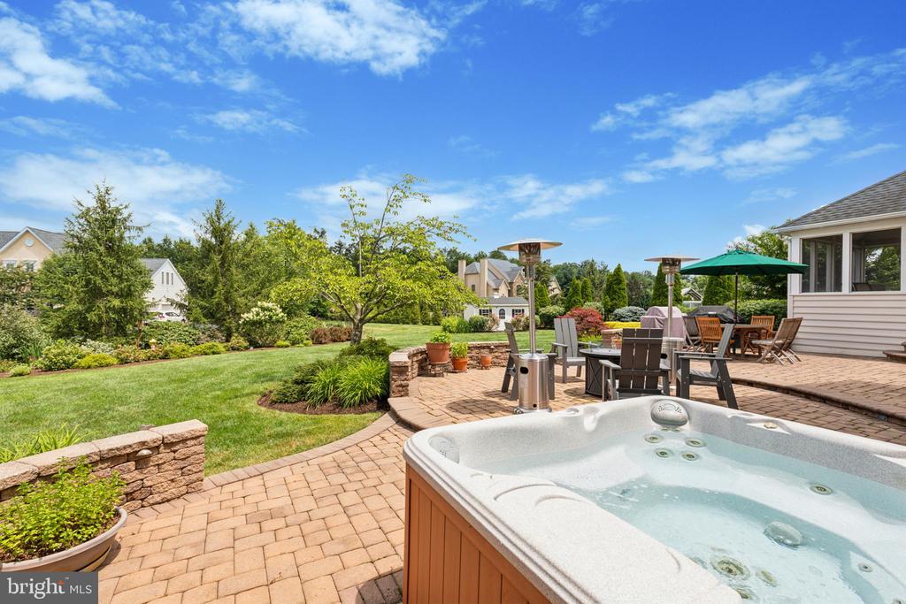 1161 WEDGE WAY