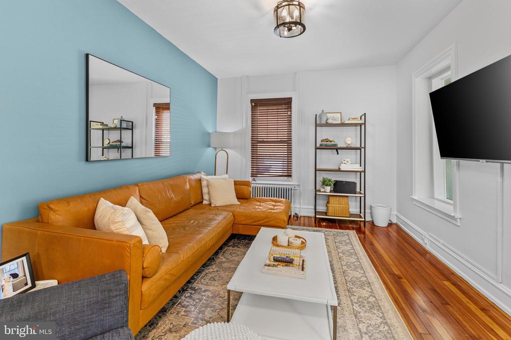 216 S 4th St