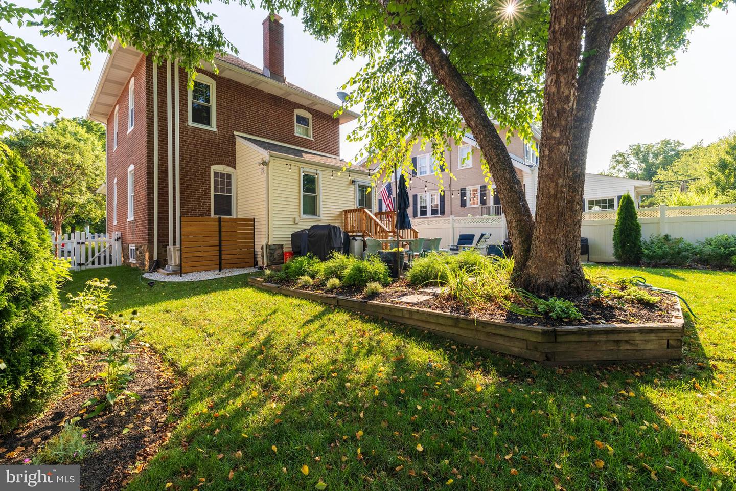 216 S 4th St